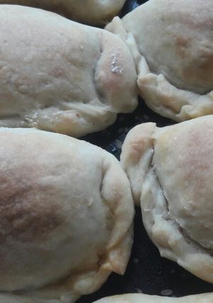 Una foto de Empanadas caseras con pollo asado que nos quedó!