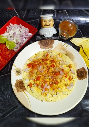 A picture of Masala papad.
