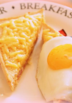 【法式浪漫早餐】吐司先生vs吐司太太 的食譜成品照片