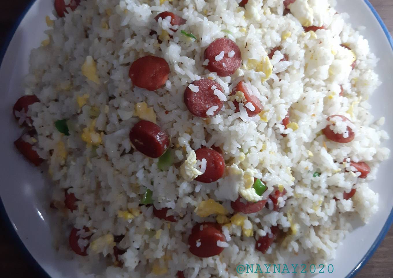 Cara Gampang Menyiapkan Nasi Goreng Sosis yang Enak Banget