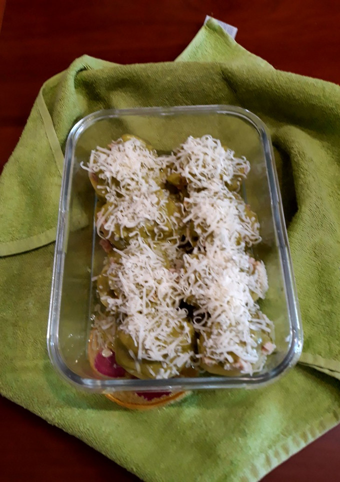 Una foto de Patatas cocidas con atún y salsa tahini