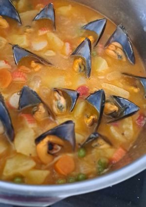 Una foto de Mejillones con patatas al estilo foruca