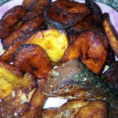 A picture of Fried Plantain, Fried Fish and Fried Chicken.