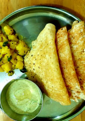 दावणगिरी लोणी स्पंज डोसा (davangiri loni sponge dosa recipe in marathi) रेसिपी चे मुख्य फोटो 