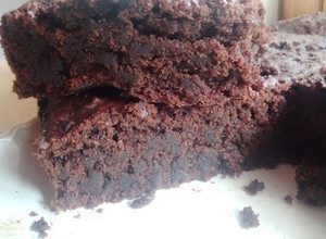 Una foto de Torta de chocolate y remolacha -estilo brownie- VEGAN!