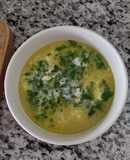 Sopa de garbanzos con curry (vegano)