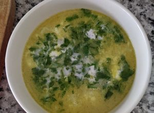 Una foto de Sopa de garbanzos con curry (vegano)