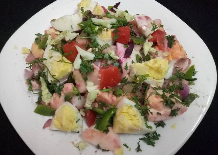 Egg vegetables salad