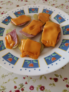 Una foto de San Jacobo de patatas