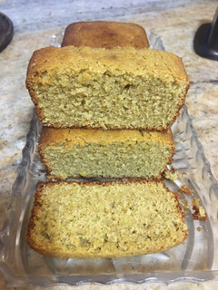 Una foto de Budín integral con harina de arvejas y limón