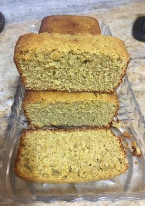 Una foto de Budín integral con harina de arvejas y limón