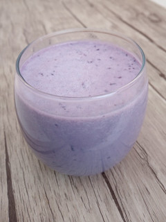 Una foto de Smoothie de arándanos y plátano