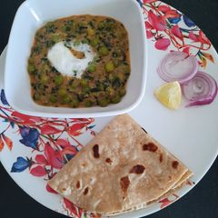 A picture of Malai methi matar.