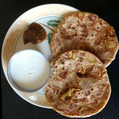 A picture of Aloo paratha.