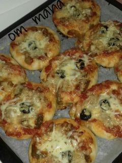 صورة لوصفة ميني بيتزا بالتونة 🍕🍕🥫