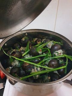 Hình của món Ốc hấp lá gừng.