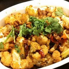 A picture of Roasted cauliflower 郫县豆瓣酱汁烤花菜.