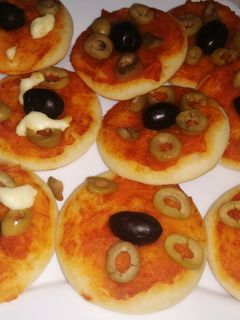 صورة لوصفة ميني بيتزا تذوب في الفم 😍