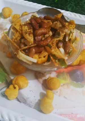A picture of Mexican salad.