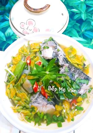Hình của món Canh chua cá lóc đồng nấu bông điên điển.