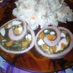 Una foto de Matambre relleno con ensalada rusa