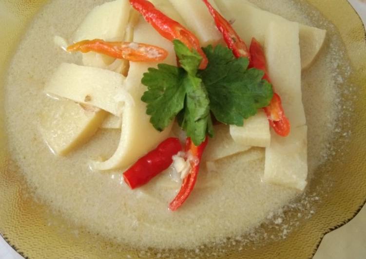Gulai putih rebung ala "Dapur Mayang"