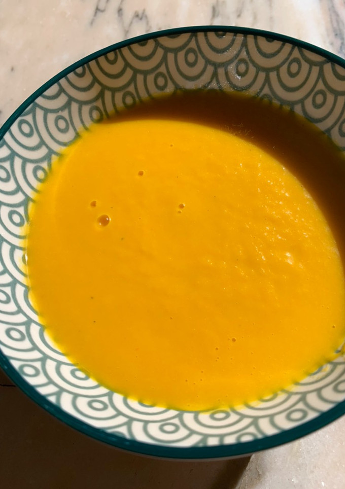Una foto de Crema de zanahoria y calabacín con puerro