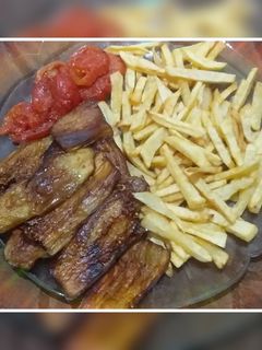 عکسی از دستور بادمجان و سیب زمینی 🍟