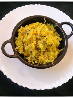 कोबीची भाजी (kobichi bhaji recipe in marathi) रेसिपी चे मुख्य फोटो