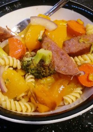 A picture of Roasted hot pasta salad.