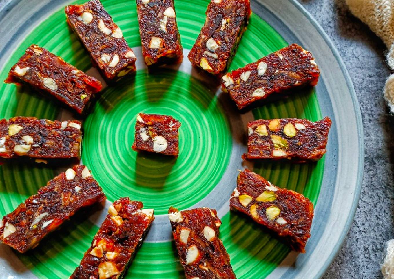Healthy Dates and Dryfruits Bars / Khajoor Pak
