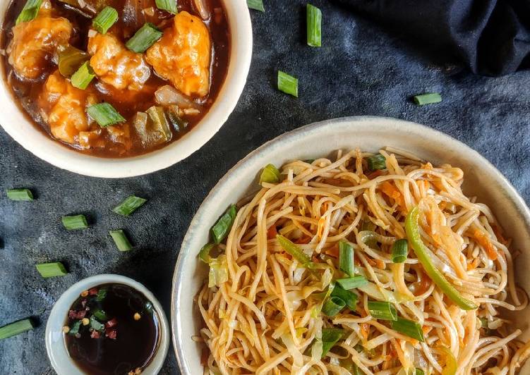 Steps to Prepare Homemade Veg noodles with chicken Manchurian