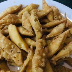 A picture of Namak paaray.