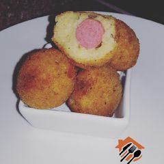 A picture of Stuffed potato balls.