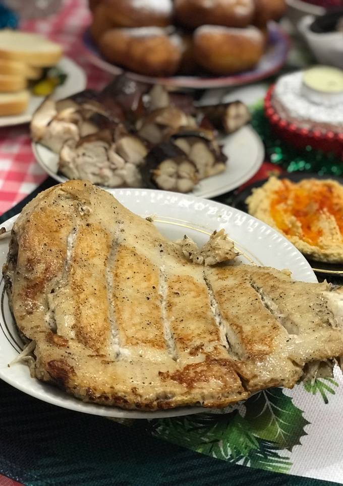 Камбала смажена на сковороді