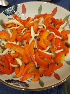 甜椒炒鴻禧菇 的食譜成品照片