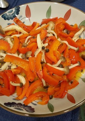 甜椒炒鴻禧菇 的食譜成品照片