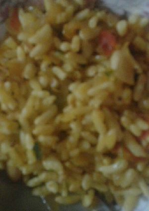 A picture of Murmura poha.