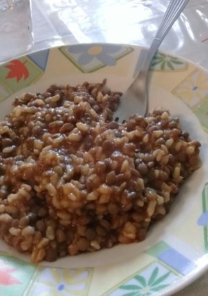Una foto de "Guiso" de lentejas y yamaní🍲
