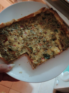 Una foto de Tarta de zapallitos y verduras varias