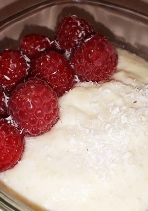 O poză a rețetei Cremă de mei cu mascarpone și zmeură.