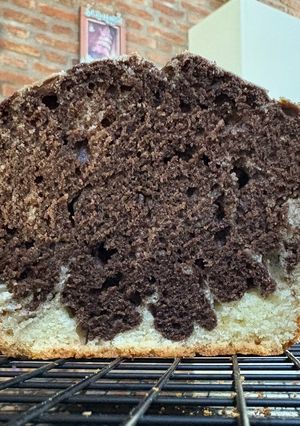 Una foto de Budín marmolado muy húmedo 😁💕