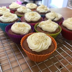 A picture of Dulce de leche cupcakes.