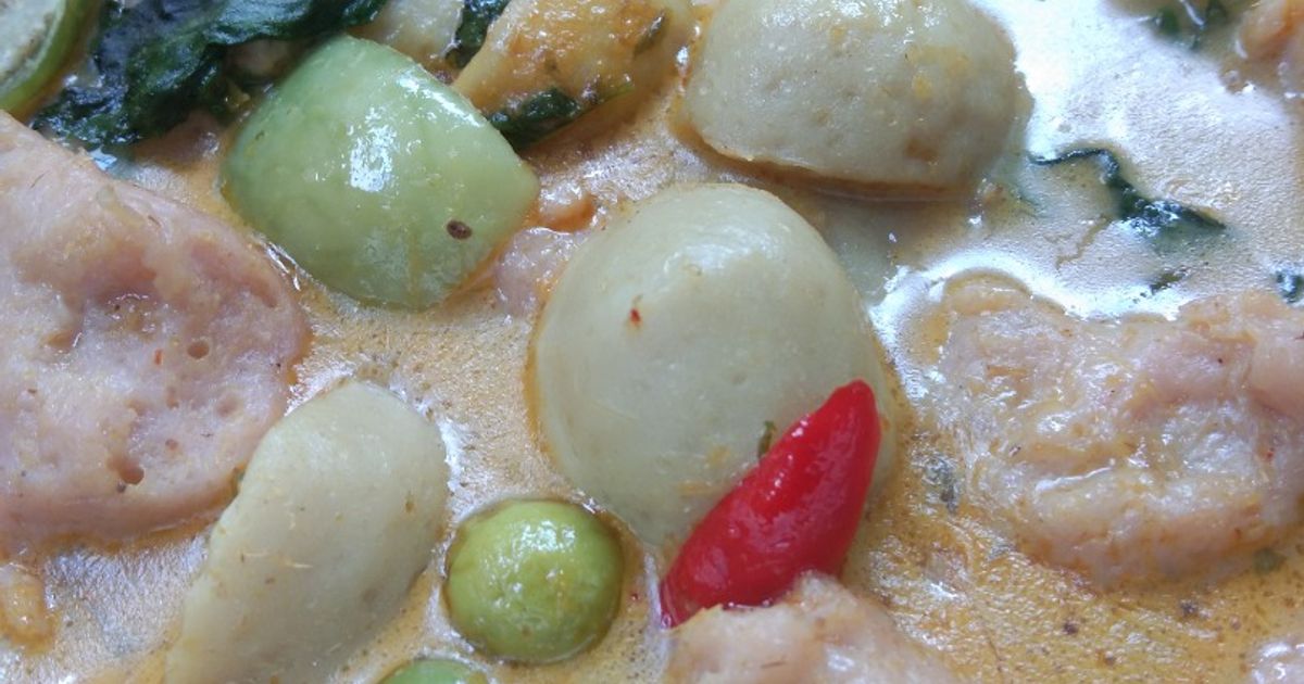 Green Curry With Fish Balls Recipe by NTCWC - Cookpad