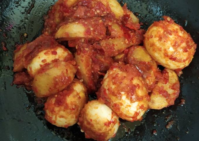 Resep Telur kentang balado oleh Syifa 'Urfiyah - Cookpad