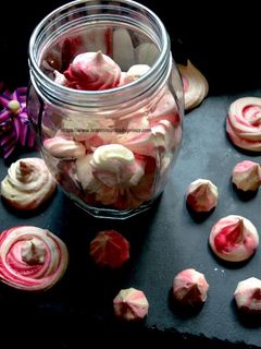 Une photo de Meringues bicolores
