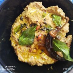 A picture of Peanut nariyal chutney.