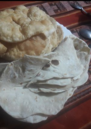 Una foto de Torta fritas🛐💞