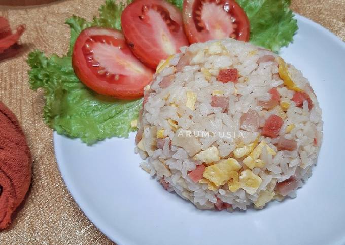 Yakimeshi (Nasi Goreng Jepang)