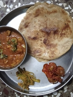 બેસન ગટ્ટા (Besan Gatta recipe in Gujarati) રેસીપી મુખ્ય ફોટો